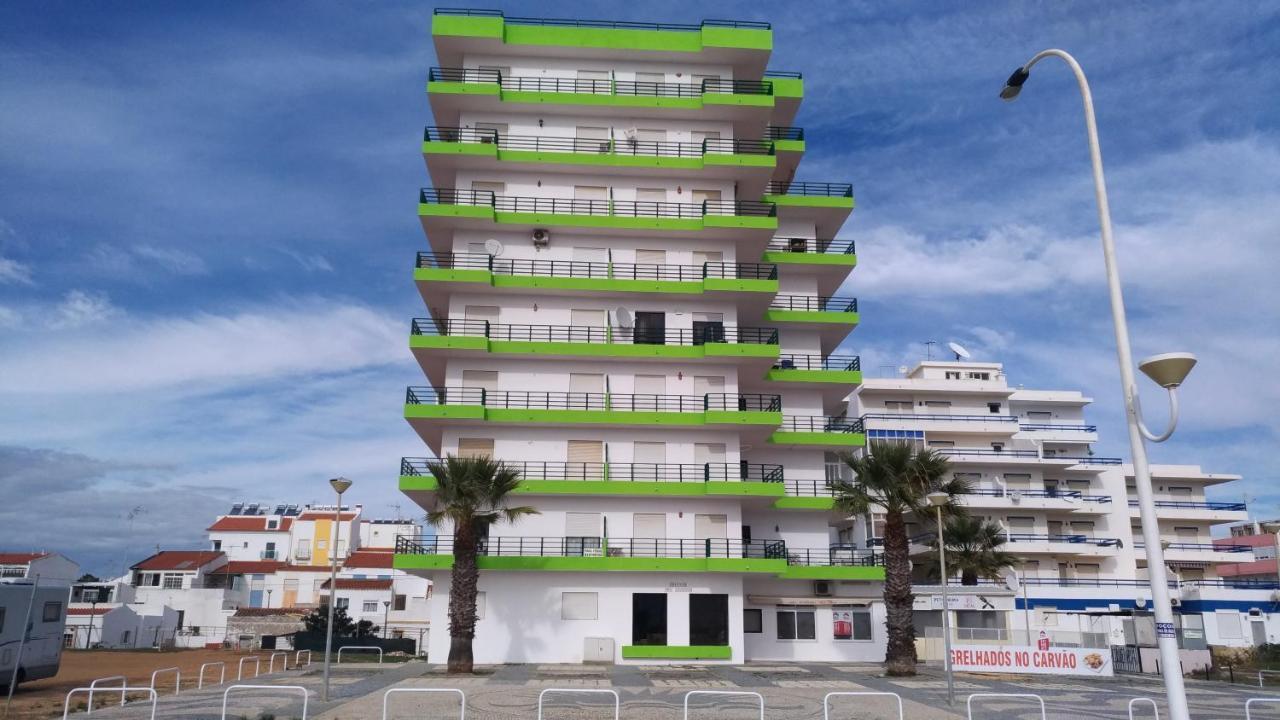 Monte Gordo T2 Frente Mar Apartment Ngoại thất bức ảnh