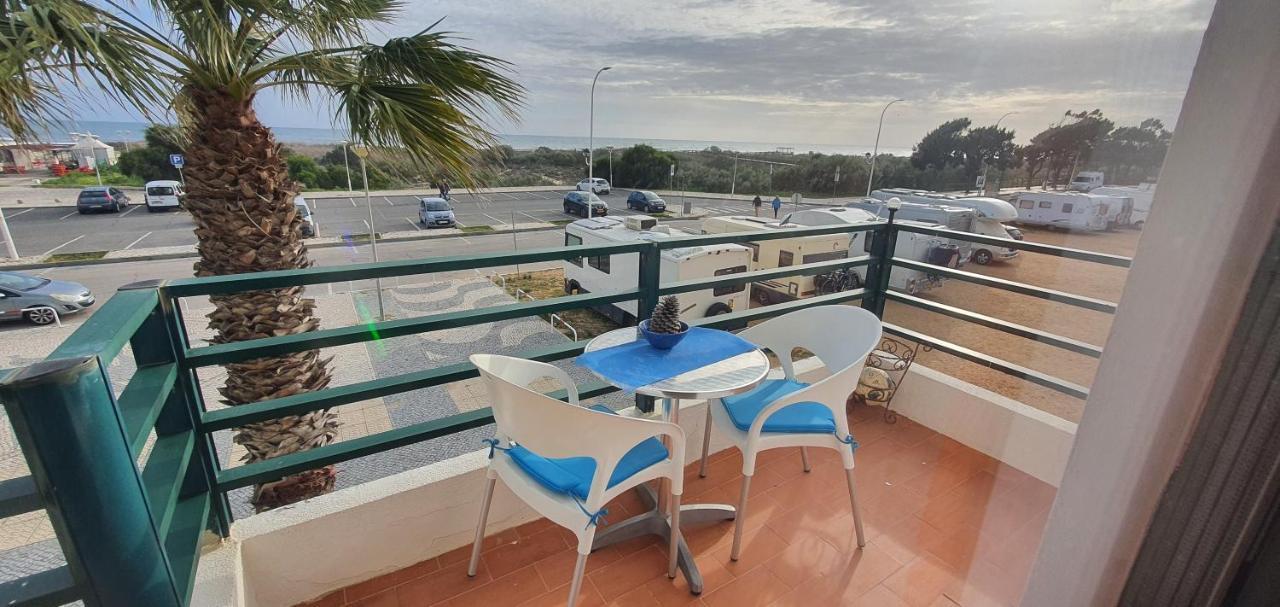 Monte Gordo T2 Frente Mar Apartment Ngoại thất bức ảnh