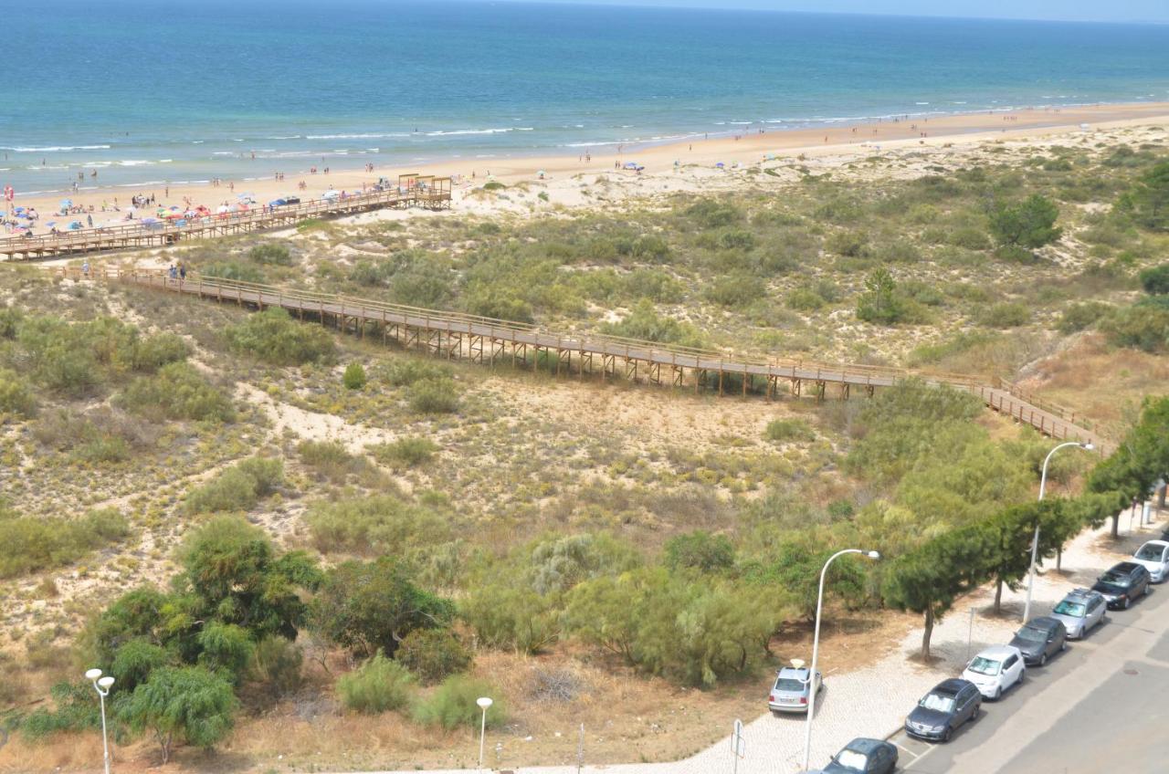 Monte Gordo T2 Frente Mar Apartment Ngoại thất bức ảnh